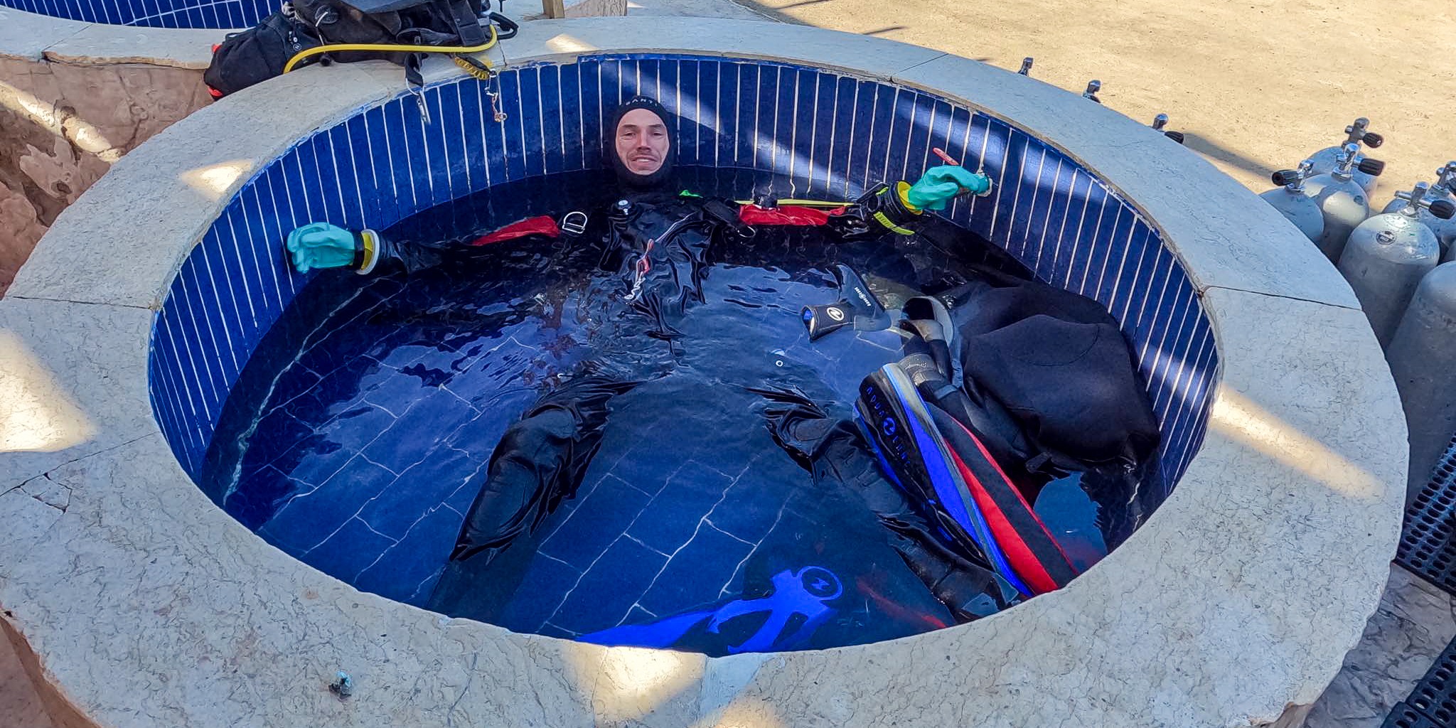 Dry suit maintenance / suchy oblek a jeho udrzba - ALEA Divers